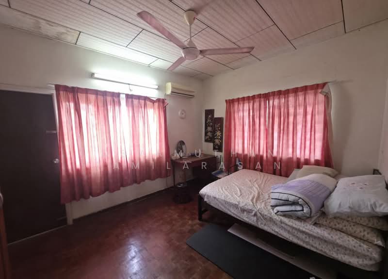 Rumah Banglo untuk Dijual di Seksyen 14 (Petaling Jaya) - Devamuthan Tamilarasan - Bedroom - PropertyGuru.com.my