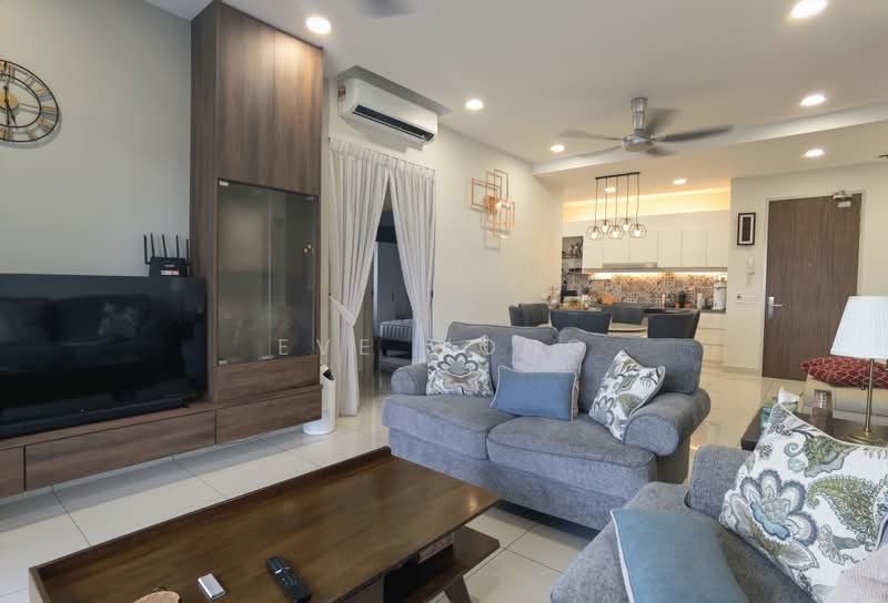Servis Apartment untuk Dijual di Setia City Residences - Eve Wong - Living Room - PropertyGuru.com.my