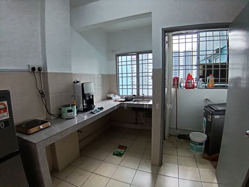 Kondominium untuk Disewa di Angkasa Condominiums - Jaycie Hew - Kitchen - PropertyGuru.com.my