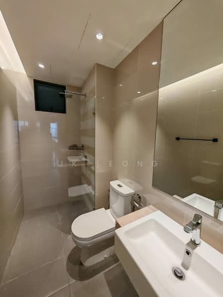 Servis Apartment untuk Dijual di United Point (Residensi Berpadu) - JK Leong - Bathroom - PropertyGuru.com.my