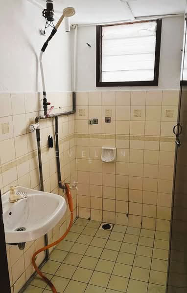 Pangsapuri untuk Dijual di Subang Perdana Goodyear Court 6 - Evelyn Lee - Bathroom - PropertyGuru.com.my