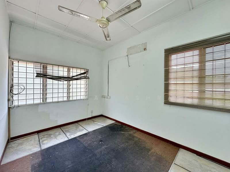 Shop for Rent in Usj 19 (Subang Jaya) - Muhammad Ashraf . - Interior - PropertyGuru.com.my
