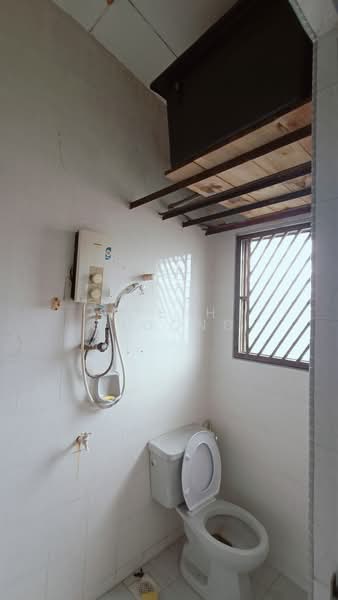 Rumah Teres 1 Tingkat untuk Disewa di Taman Pelangi (Johor Bahru) - Steph Choong - Bathroom - PropertyGuru.com.my