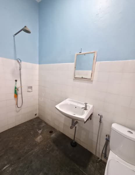 Rumah Banglo untuk Dijual di Seksyen 5 (Petaling Jaya) - Devamuthan Tamilarasan - Bathroom - PropertyGuru.com.my