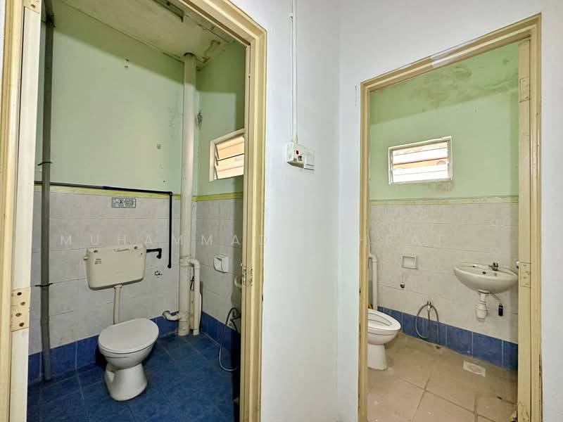 Kedai untuk Disewa di Kajang (Selangor) - Muhammad Ashraf . - Bathroom - PropertyGuru.com.my