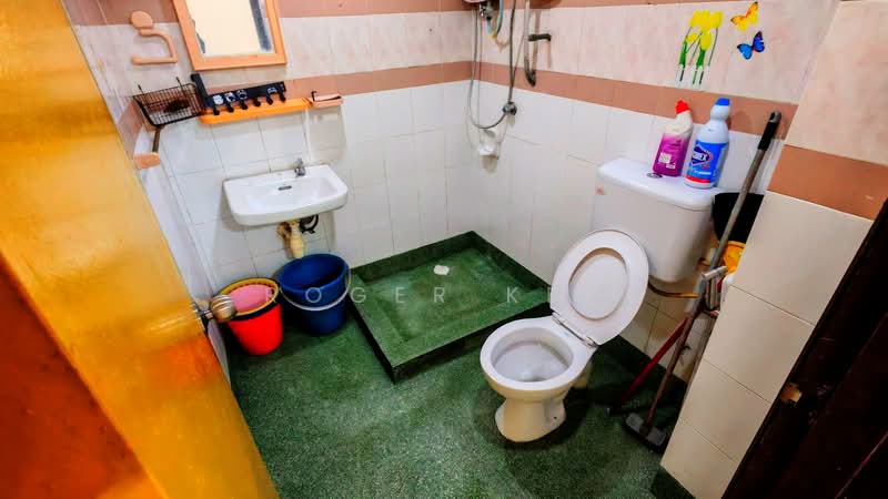 Servis Apartment untuk Disewa di Rhythm Avenue - Roger Kee - Bathroom - PropertyGuru.com.my