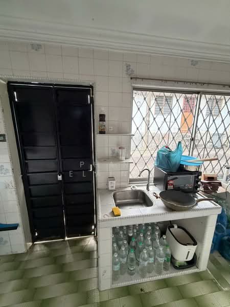 1-storey Terraced House for Sale in Taman Perling (Perling) - Phang Elainne - Kitchen - PropertyGuru.com.my