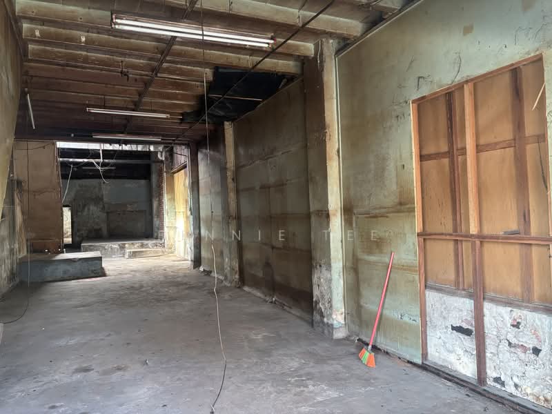 Shop for Sale in Teluk Intan (Perak) - Fennie Tee - Interior - PropertyGuru.com.my