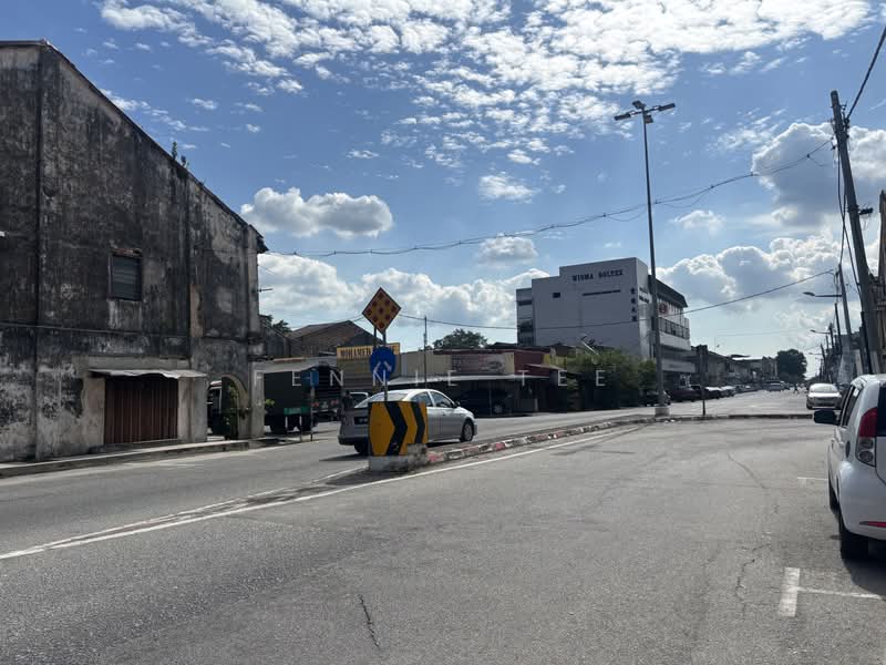 Shop for Sale in Teluk Intan (Perak) - Fennie Tee - Exterior - PropertyGuru.com.my