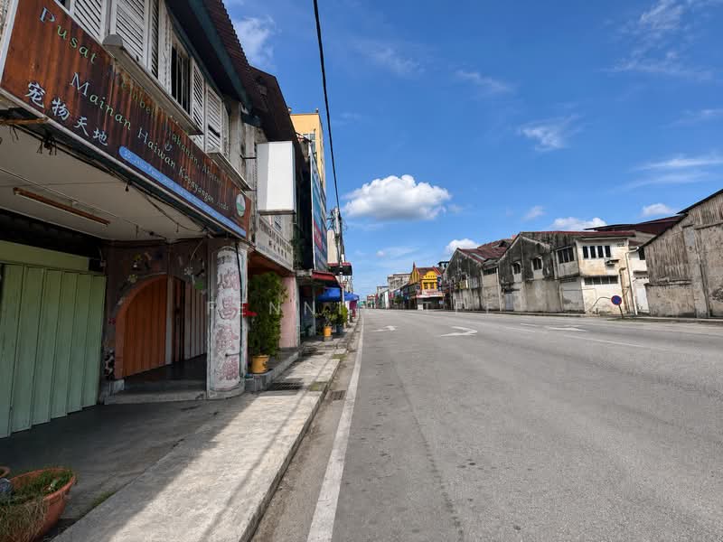 Shop for Sale in Teluk Intan (Perak) - Fennie Tee - PropertyGuru.com.my