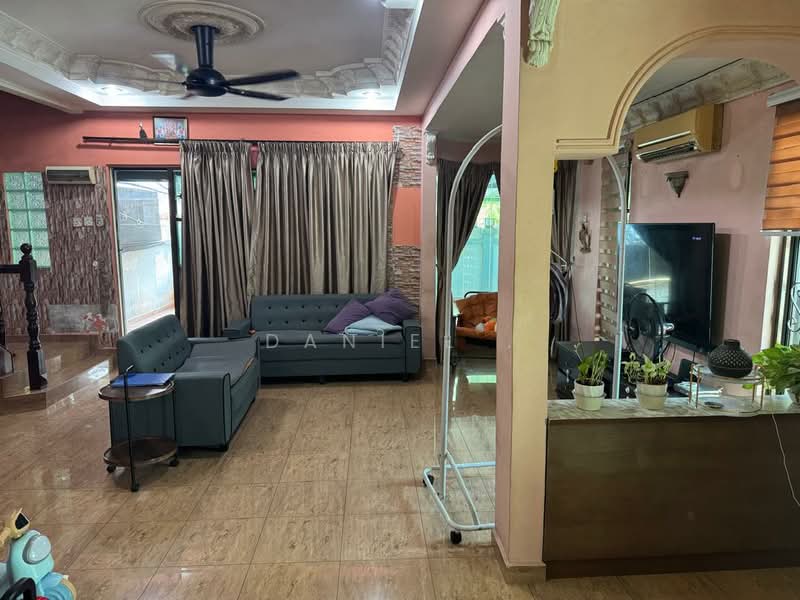 Rumah Teres 2 Tingkat untuk Dijual di BANDAR PUCHONG JAYA (Puchong) - DANIEL . - Living Room - PropertyGuru.com.my