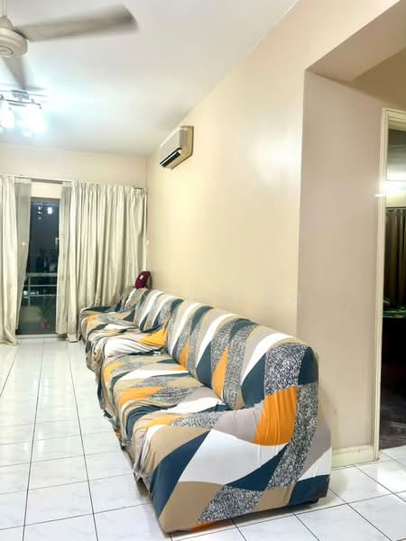 Kondominium untuk Disewa di Pantai Panorama Condominiums - Sky Loong - Living Room - PropertyGuru.com.my