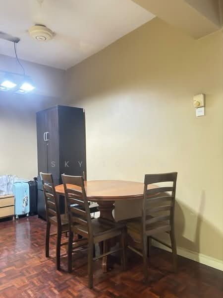 Kondominium untuk Disewa di Pantai Panorama Condominiums - Sky Loong - Dining Room - PropertyGuru.com.my