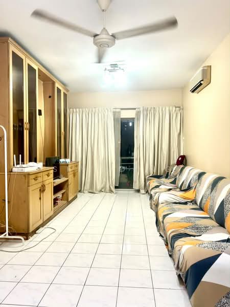 Kondominium untuk Disewa di Pantai Panorama Condominiums - Sky Loong - Living Room - PropertyGuru.com.my