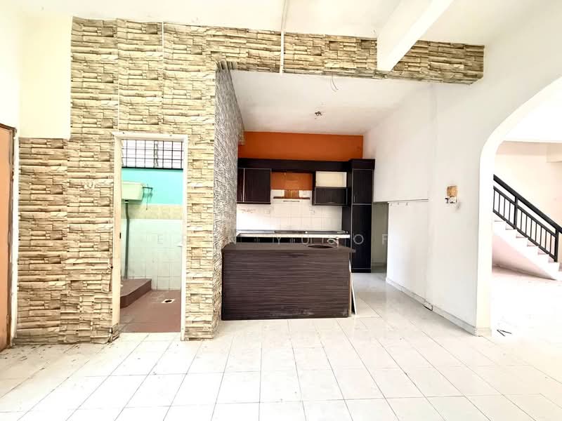 Rumah Teres 2 Tingkat untuk Dijual di Taman Cengal Utama (Paroi) - Erin Yusof - Kitchen - PropertyGuru.com.my