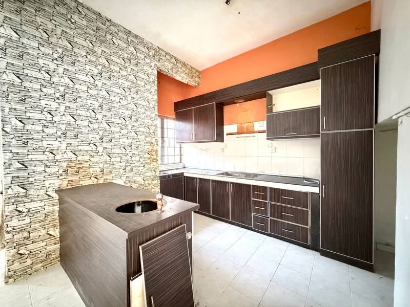 Rumah Teres 2 Tingkat untuk Dijual di Taman Cengal Utama (Paroi) - Erin Yusof - Kitchen - PropertyGuru.com.my