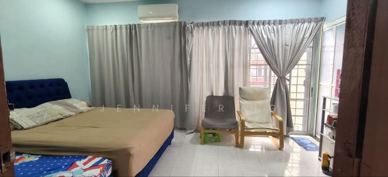 2-storey Terraced House for Sale in Taman Skudai Baru (Skudai) - Jennifer Ng - Bedroom - PropertyGuru.com.my