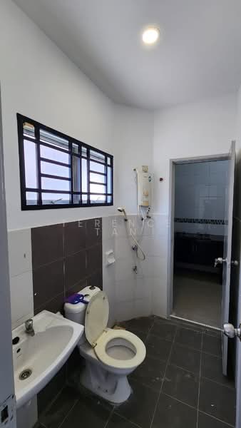 2-storey Terraced House for Rent in Taman Setia Indah (Tebrau) - Terence Tan - Bathroom - PropertyGuru.com.my