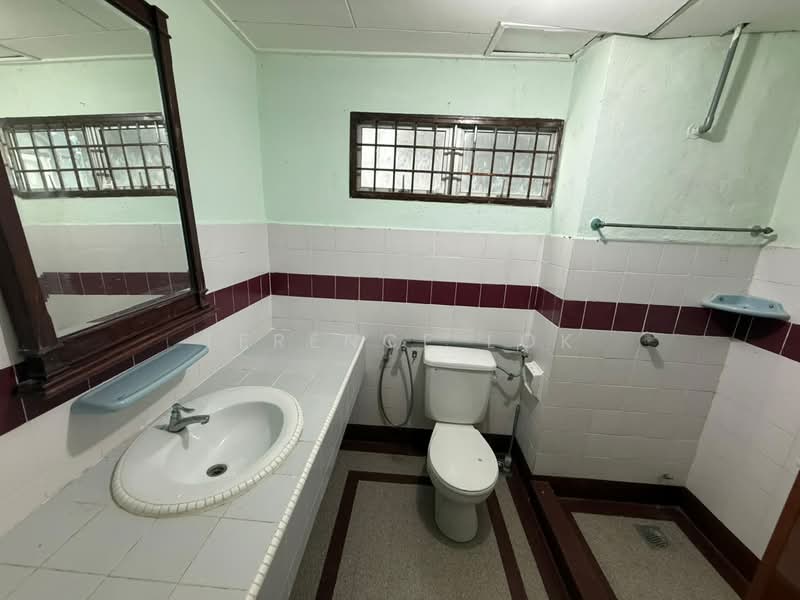Kondominium untuk Disewa di Bay View Villas - Terence Lok - Bathroom - PropertyGuru.com.my