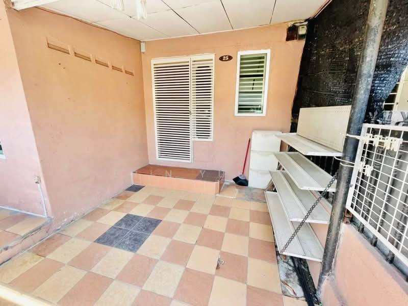 2-storey Terraced House for Sale in Salak Selatan (Kuala Lumpur) - Erin Yusof - Exterior - PropertyGuru.com.my