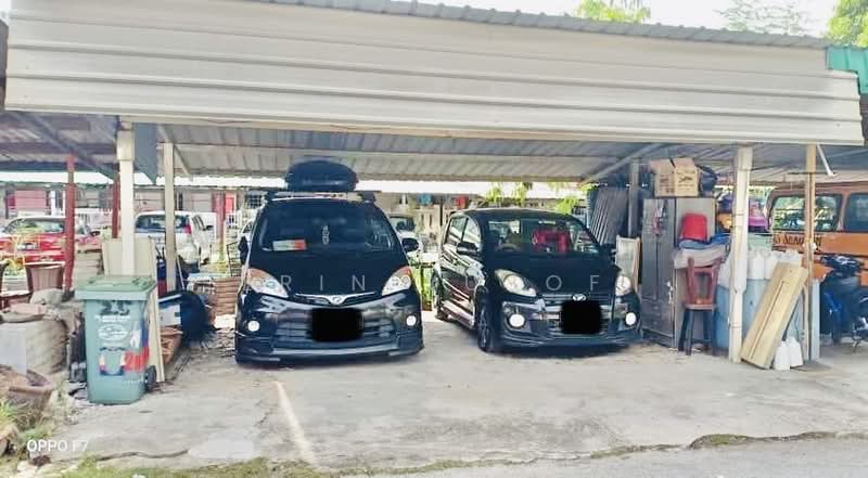 2-storey Terraced House for Sale in Salak Selatan (Kuala Lumpur) - Erin Yusof - Car Park - PropertyGuru.com.my