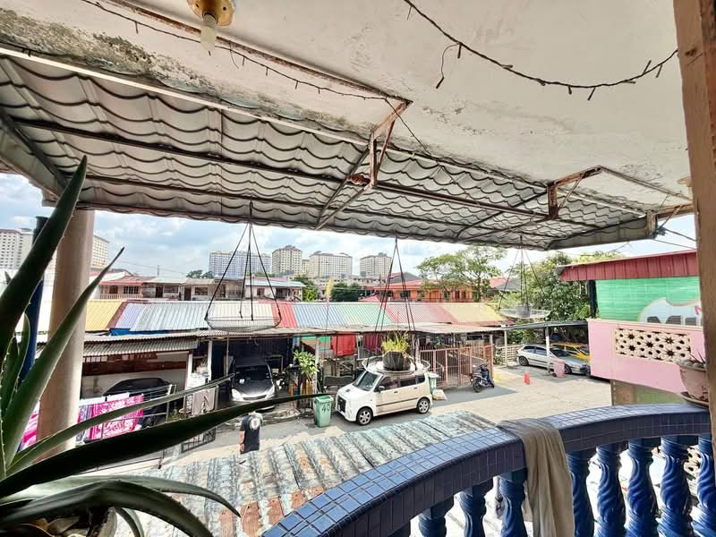 2-storey Terraced House for Sale in Taman Medan (Petaling Jaya) - Fauran Nawawi - PropertyGuru.com.my