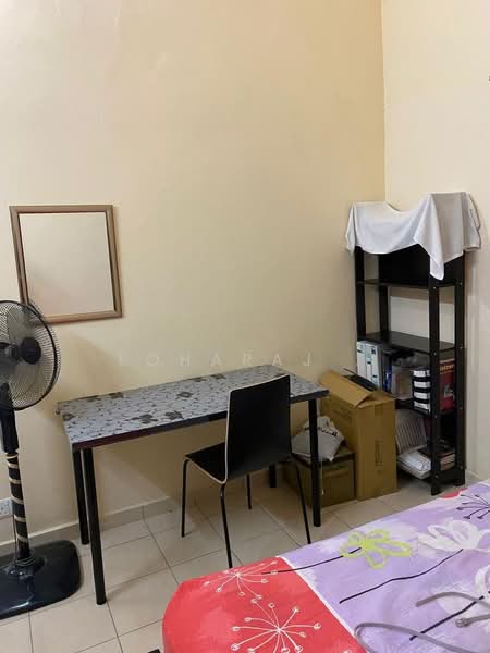 Flat for Rent at Ang Seng Mansion - Loharaj . - Bedroom - PropertyGuru.com.my
