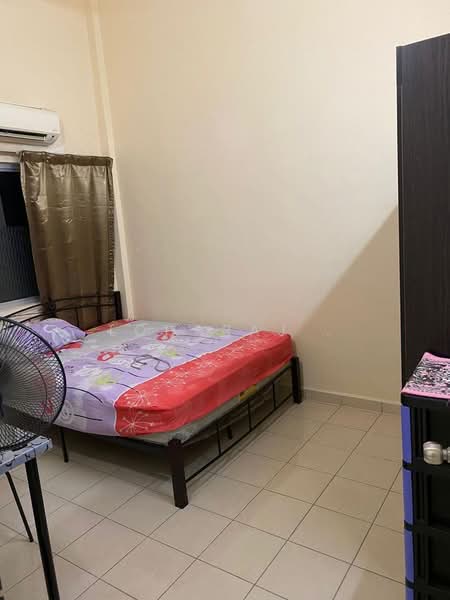 Flat for Rent at Ang Seng Mansion - Loharaj . - Bedroom - PropertyGuru.com.my