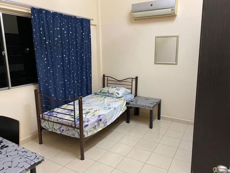 Flat for Rent at Ang Seng Mansion - Loharaj . - Bedroom - PropertyGuru.com.my