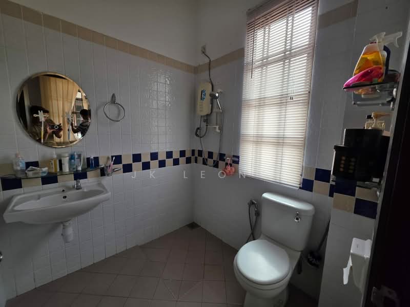 Rumah Teres untuk Dijual di KL City Centre (Kuala Lumpur) - JK Leong - Bathroom - PropertyGuru.com.my
