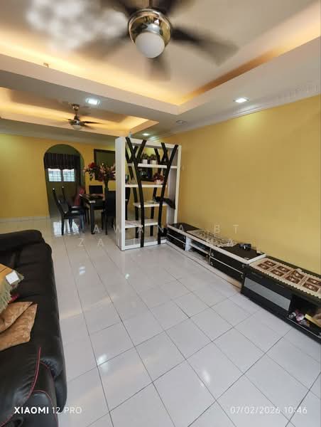 Rumah Teres 3 Tingkat untuk Dijual di Taman Bukit Permata (Selayang) - Zawana BT Zaidi Ana - Living Room - PropertyGuru.com.my