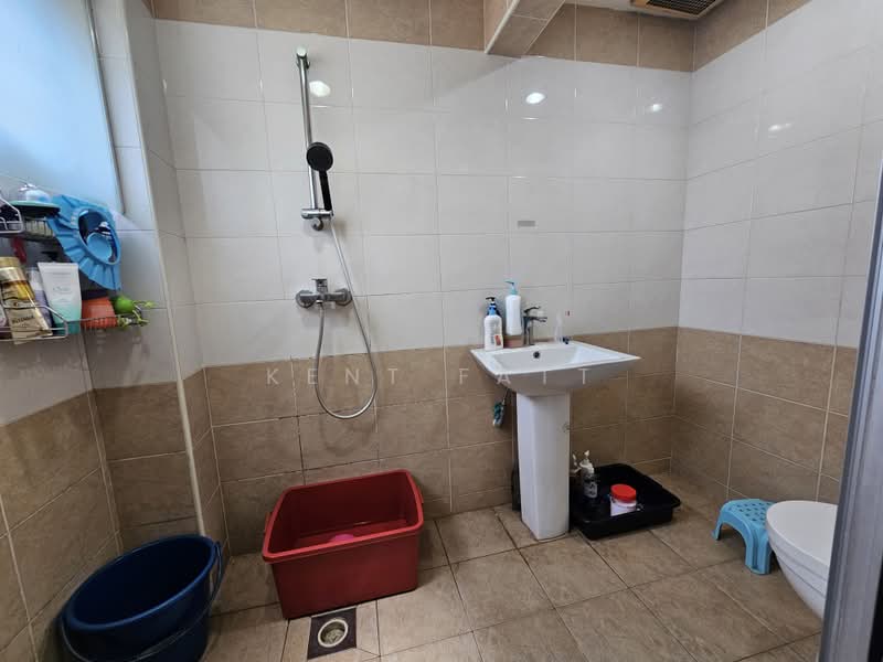 Rumah Teres 1.5 Tingkat untuk Dijual di Happy Garden (Kuchai Lama) - Kent Fatt - Bathroom - PropertyGuru.com.my