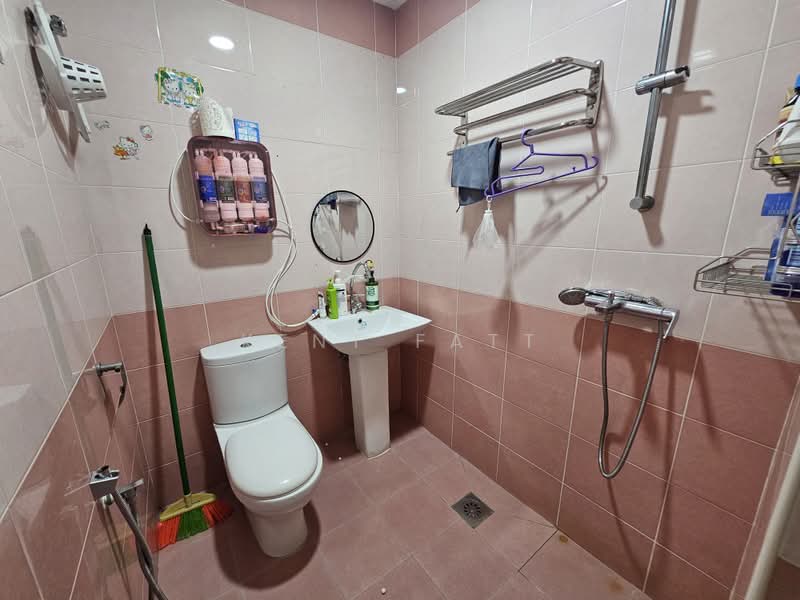 Rumah Teres 1.5 Tingkat untuk Dijual di Happy Garden (Kuchai Lama) - Kent Fatt - Bathroom - PropertyGuru.com.my