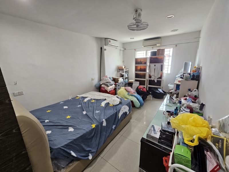 Rumah Teres 1.5 Tingkat untuk Dijual di Happy Garden (Kuchai Lama) - Kent Fatt - Bedroom - PropertyGuru.com.my