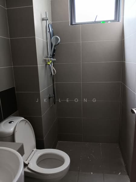 Service Residence for Sale at Amerin Residence - JK Leong - Bathroom - PropertyGuru.com.my