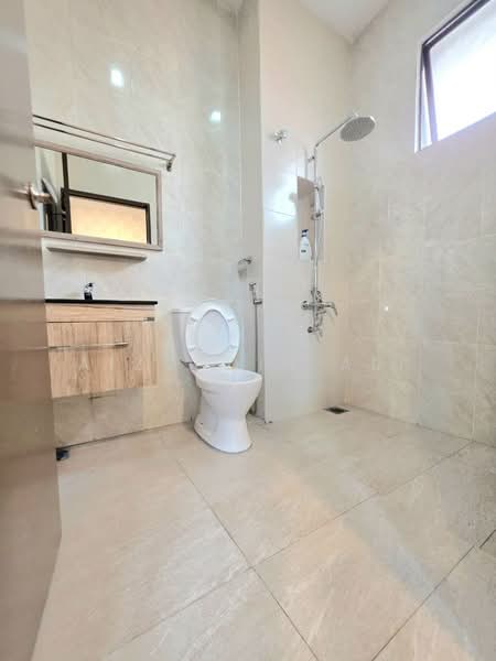 Bungalow for Sale in Taman Aman Perdana (Kapar) - Aizuddin Ali - Bathroom - PropertyGuru.com.my