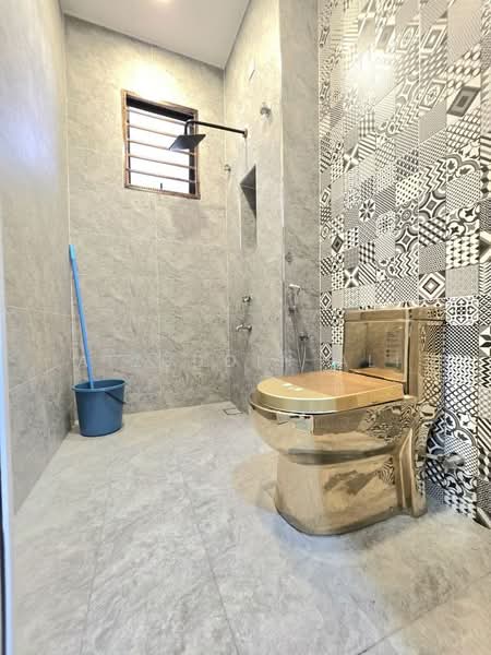 Bungalow for Sale in Taman Aman Perdana (Kapar) - Aizuddin Ali - Bathroom - PropertyGuru.com.my