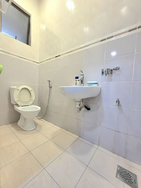 Bungalow for Sale in Taman Aman Perdana (Kapar) - Aizuddin Ali - Bathroom - PropertyGuru.com.my