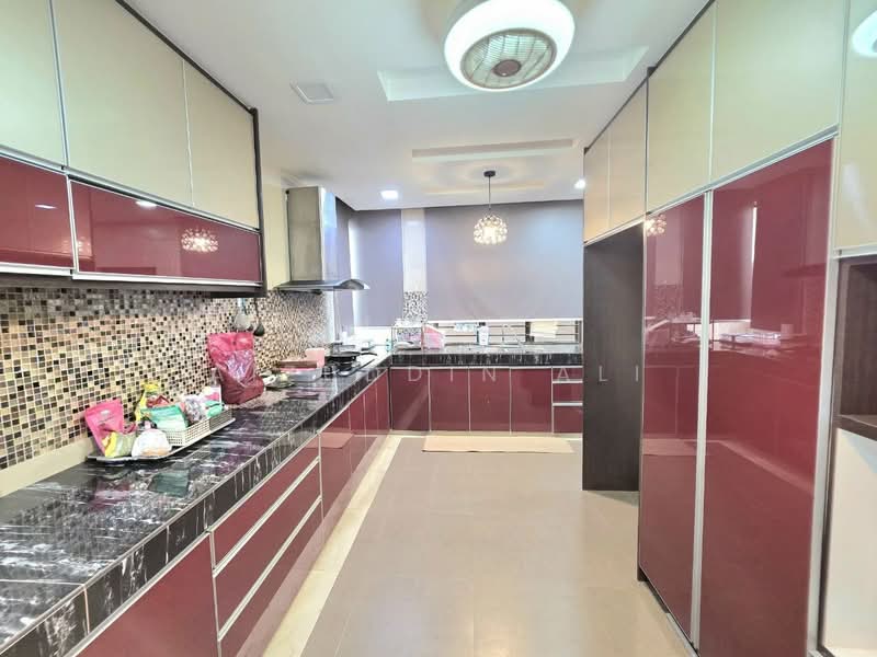 Bungalow for Sale in Taman Aman Perdana (Kapar) - Aizuddin Ali - Kitchen - PropertyGuru.com.my