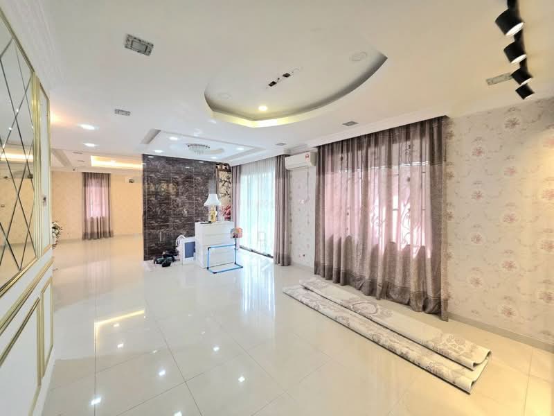 Bungalow for Sale in Taman Aman Perdana (Kapar) - Aizuddin Ali - Living Room - PropertyGuru.com.my