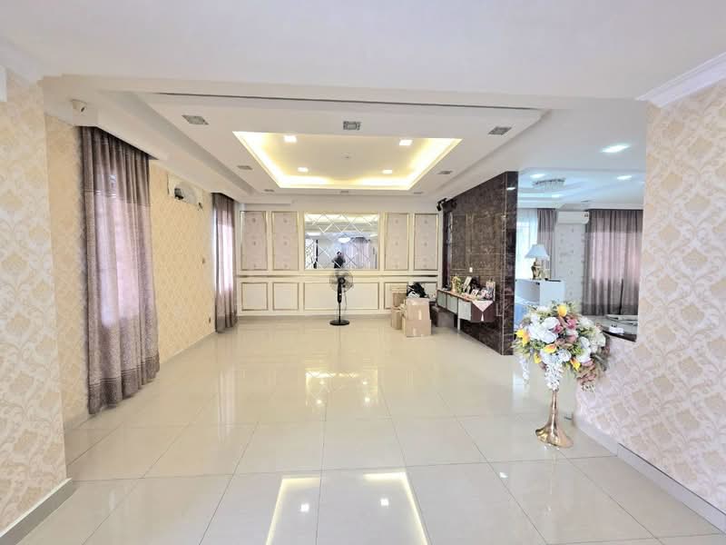 Bungalow for Sale in Taman Aman Perdana (Kapar) - Aizuddin Ali - Living Room - PropertyGuru.com.my