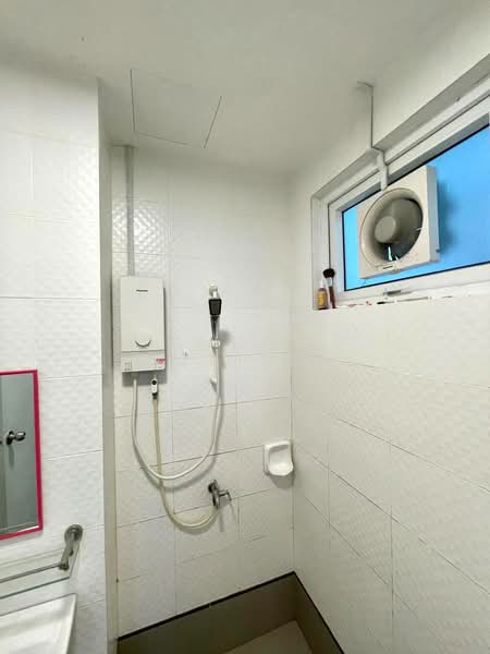 Service Residence for Sale at Seasons Amara Larkin - Sze Lee - Bathroom - PropertyGuru.com.my