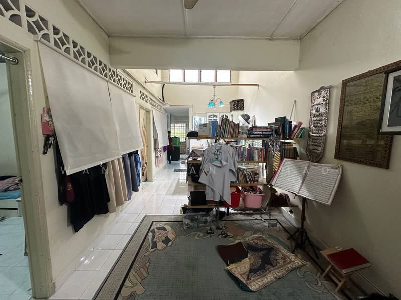 1-storey Terraced House for Sale in Taman Ehsan (Kepong) - Wan Azlan Ahmad - PropertyGuru.com.my