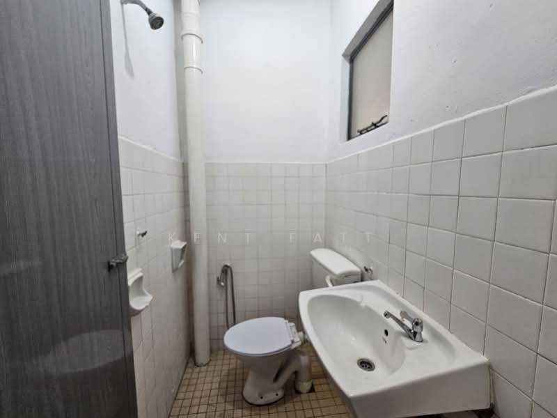 Rumah Bandar untuk Dijual di Pandan Indah (Ampang) - Kent Fatt - Bathroom - PropertyGuru.com.my