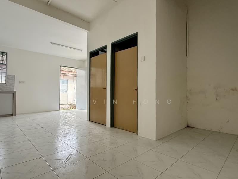 Rumah Teres 1 Tingkat untuk Dijual di Taman Ria Jaya (Sungai Petani) - Calvin Fong - Corridor outside common bathroom - PropertyGuru.com.my