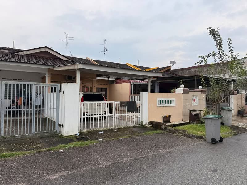 Rumah Teres 1 Tingkat untuk Dijual di Taman Kota Masai (Pasir Gudang) - Fu Heng Chong - Exterior - PropertyGuru.com.my