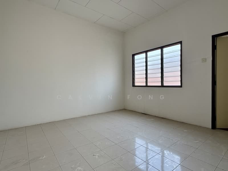 Rumah Berkembar untuk Dijual di Bandar Puteri Jaya (Sungai Petani) - Calvin Fong - 2nd bedroom - PropertyGuru.com.my