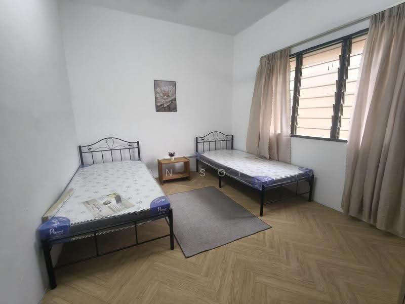Rumah Flat untuk Disewa di Rumah Pangsa Nilam Sari - Intan Sophia - Bedroom - PropertyGuru.com.my