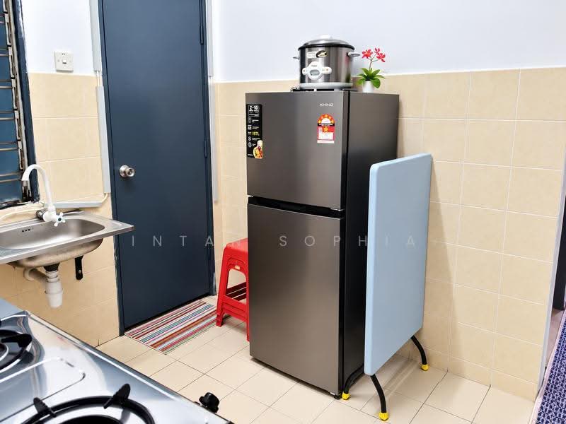 Flat for Rent at Rumah Pangsa Nilam Sari - Intan Sophia - Kitchen - PropertyGuru.com.my