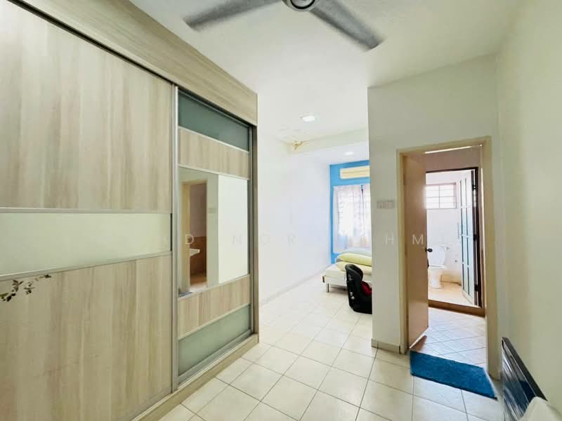 2-storey Terraced House for Sale in Bukit Jelutong (Shah Alam) - Mohd Nor Fahmi - Bedroom - PropertyGuru.com.my